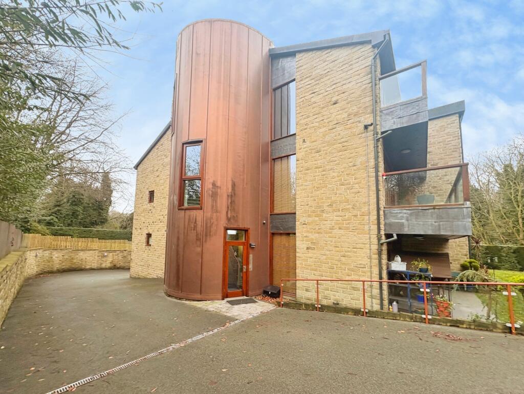 Main image of property: Halifax Road, Huddersfield, West Yorkshire, HD3