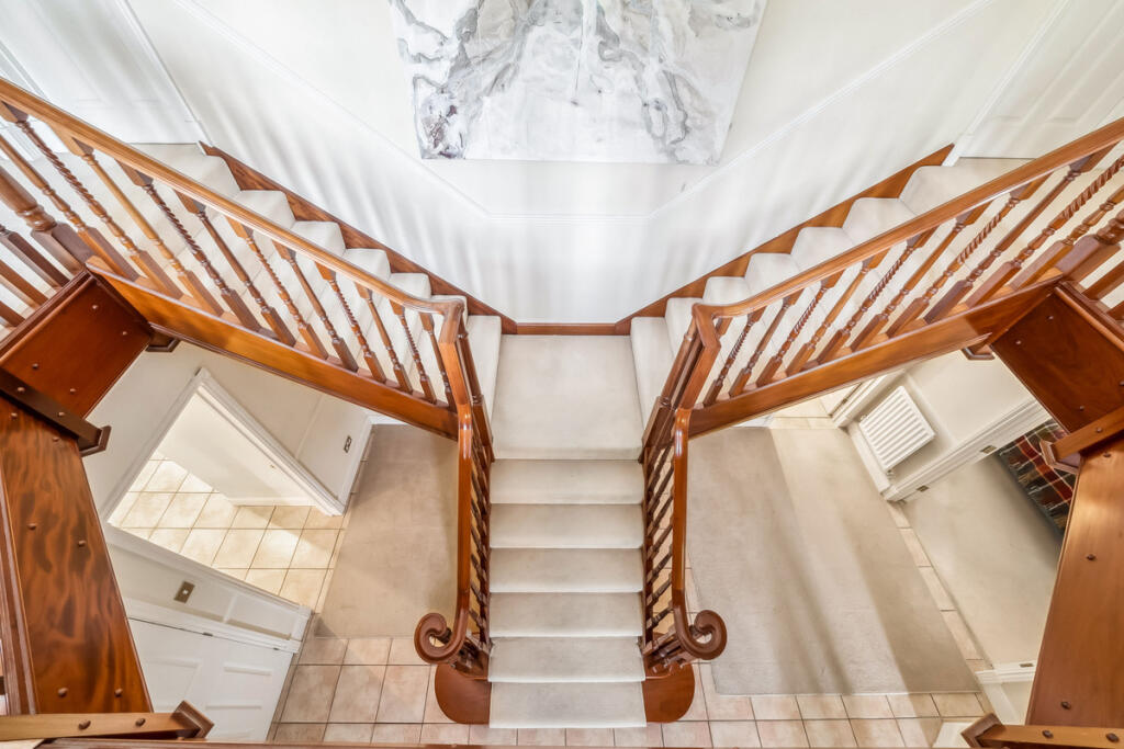 Sandringham Park, Surrey, KT11 – pohled 5