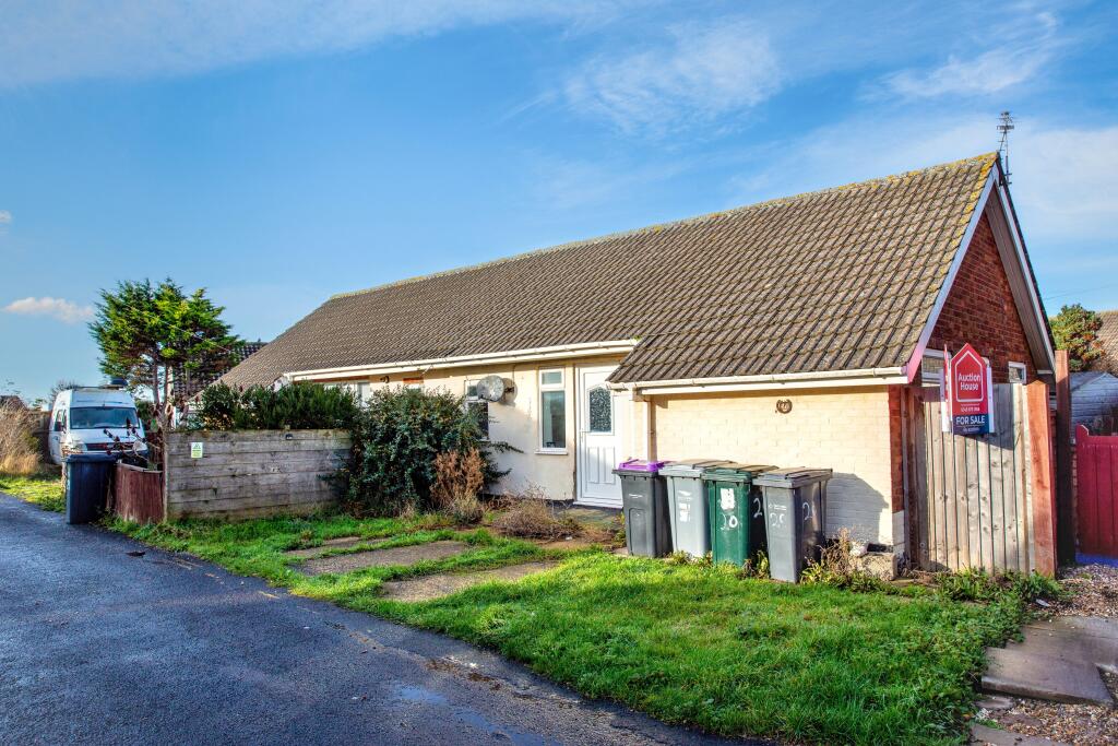 20 Radio St. Peters, Sutton Road, Trusthorpe, Mablethorpe LN12 2PH photo 2
