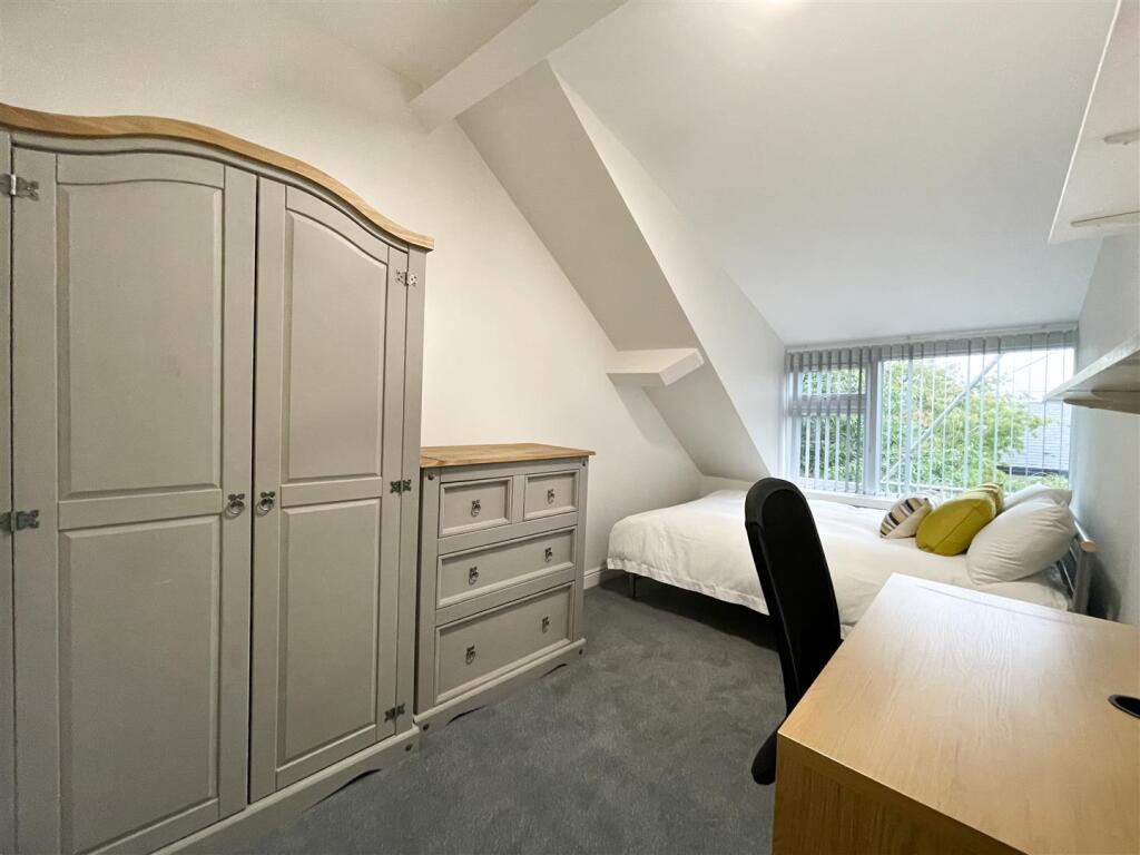 Main image of property: Flat 5, 9 Parkers Road, Sheffield