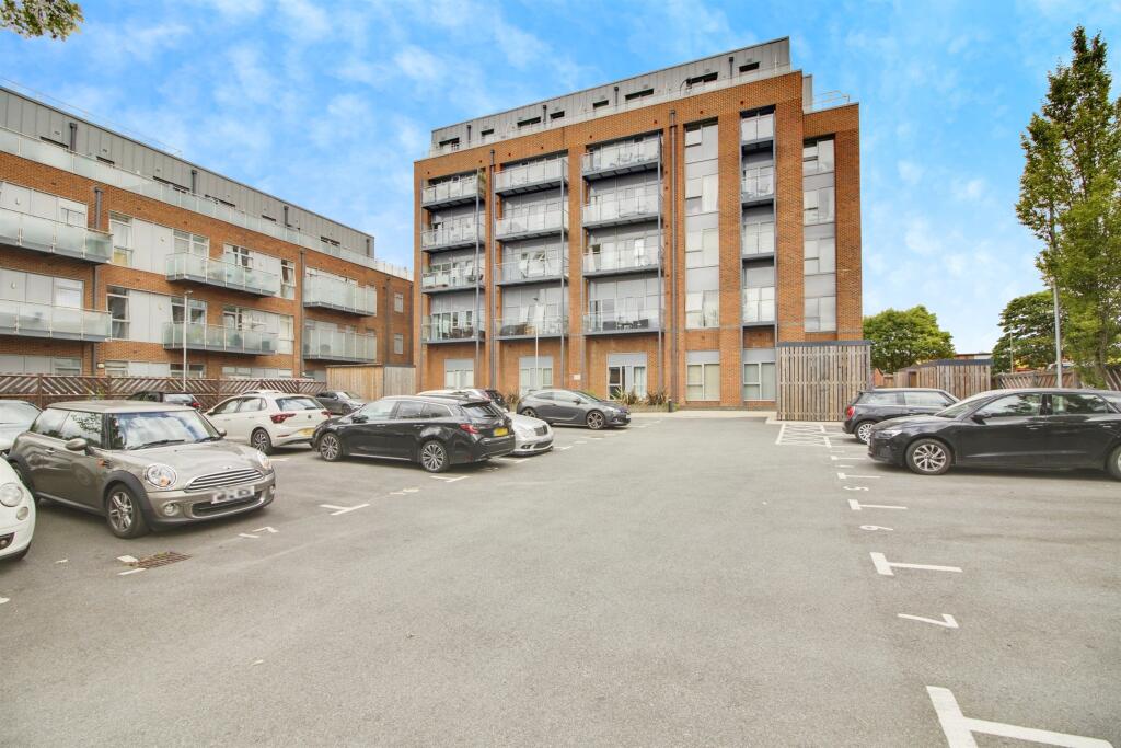 Bridge Road East, Welwyn Garden City