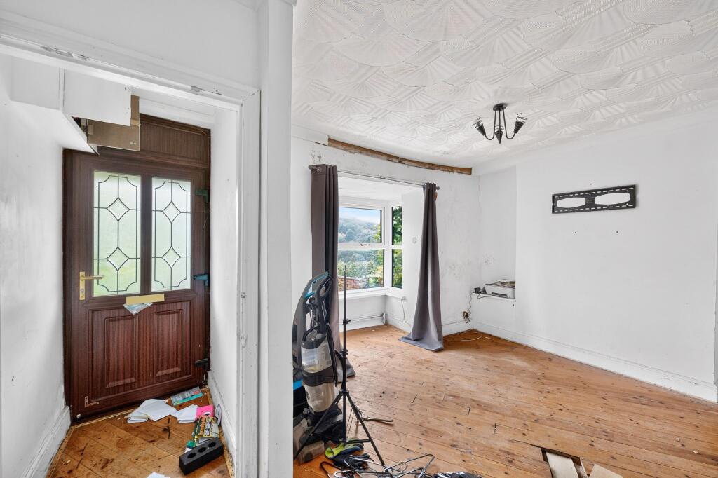 House in Port Talbot, Neath Port Talbot - View 3