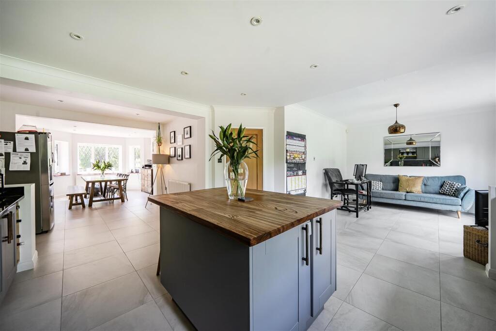 House in Reigate and Banstead, Surrey - View 3