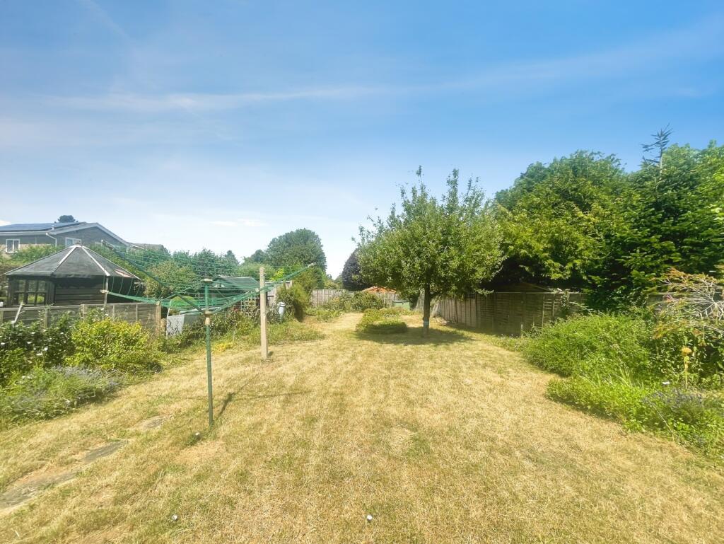 House in Basingstoke and Deane, Kempshott - More