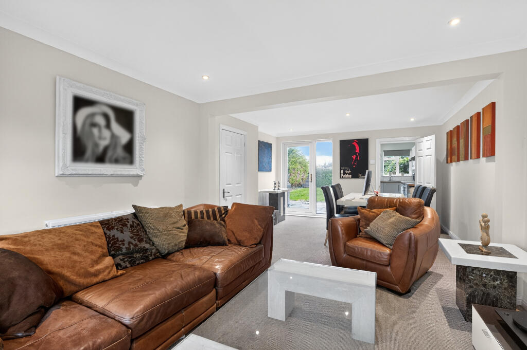 Deirdre Avenue, Wickford, SS12 photo 3
