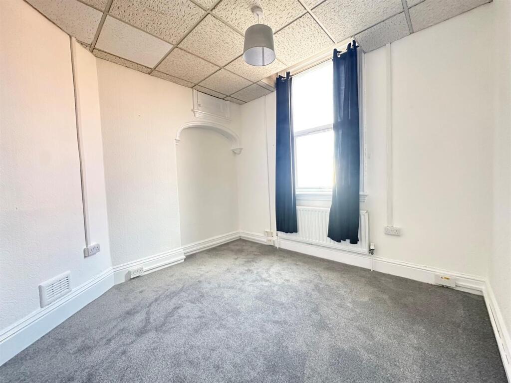 Apartment in Dudley - More