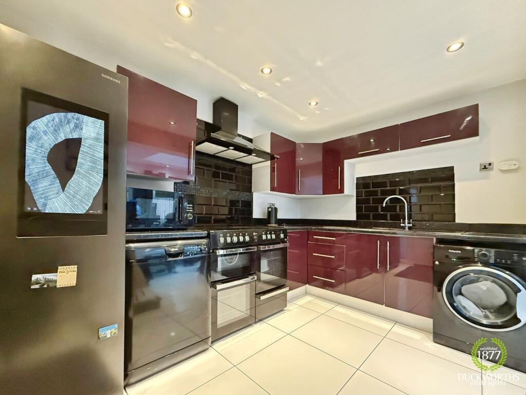 House in Blackburn, Sunnybower - More
