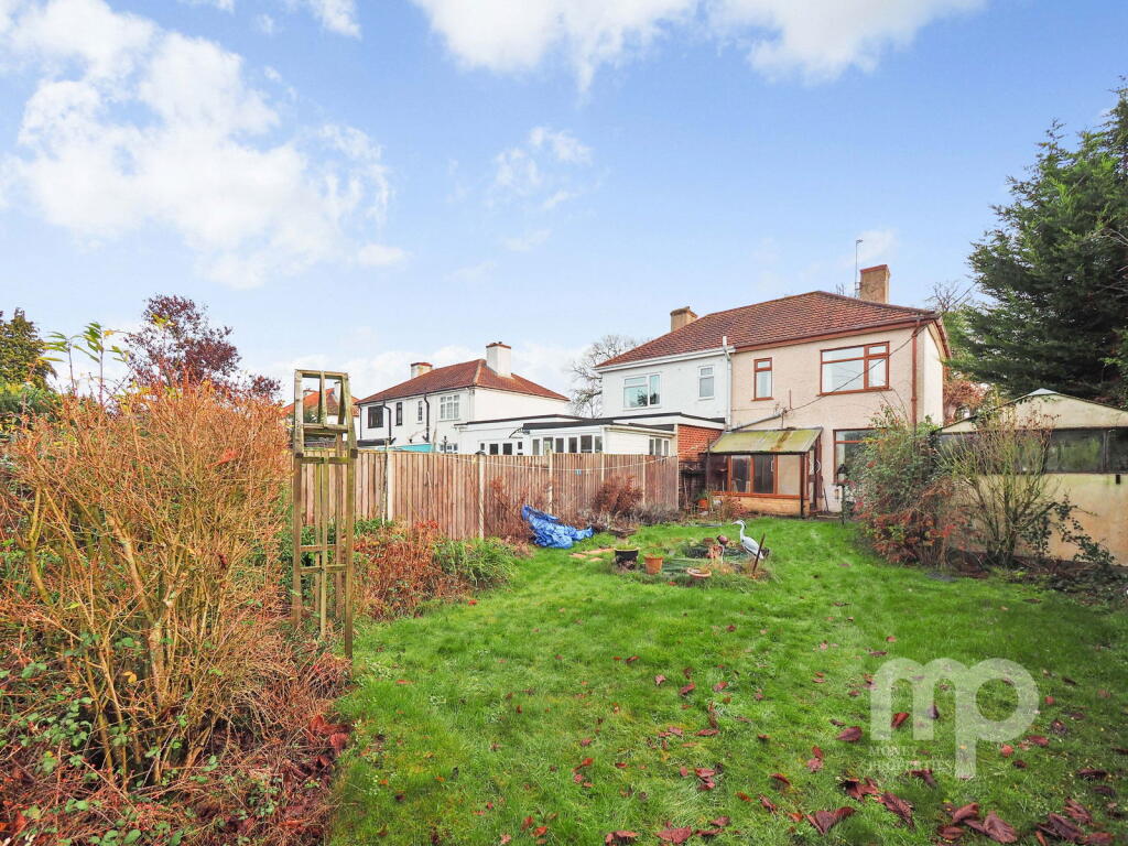Property with Exceptional Potential  Ketts Oak, Hethersett, Norwich. NR9 3DJ photo 3