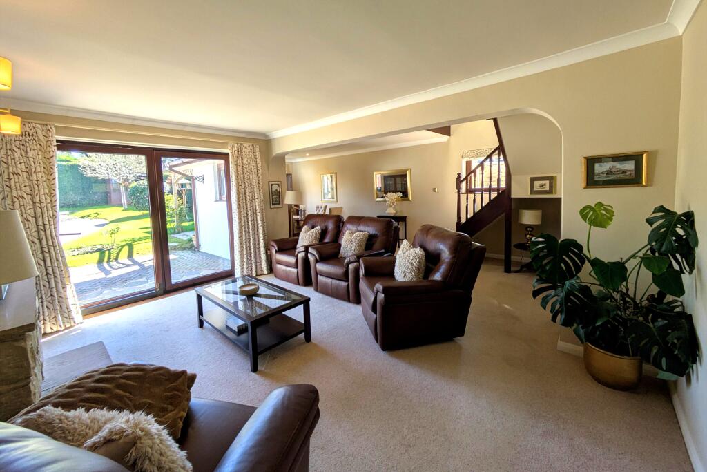 House in Horsham, North Horsham - View 5