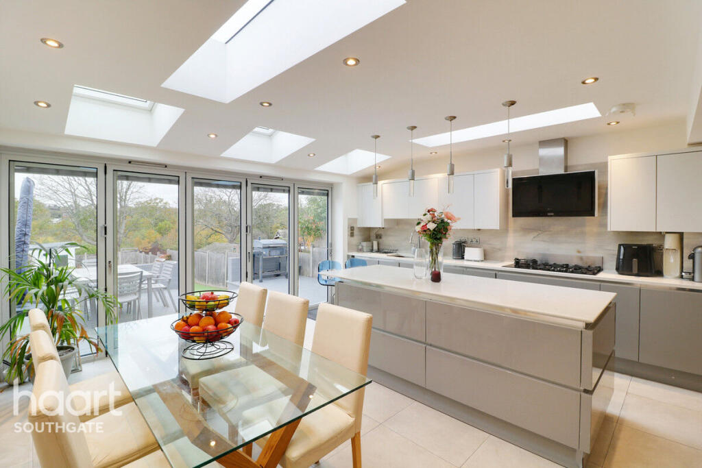 4-bed terraced on Hampden Way, London, £900,000