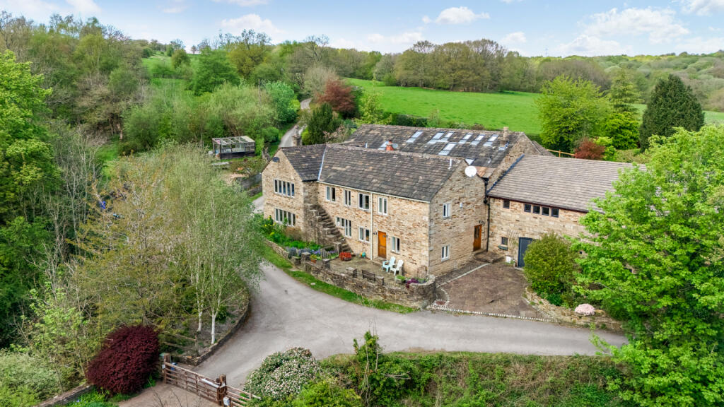 Main image of property: Broadbottom, Hyde, Greater Manchester, SK14