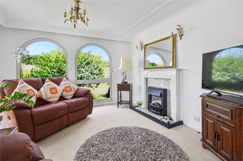 St Brelades, Crouch House Road, Edenbridge, Kent, TN8 photo 4