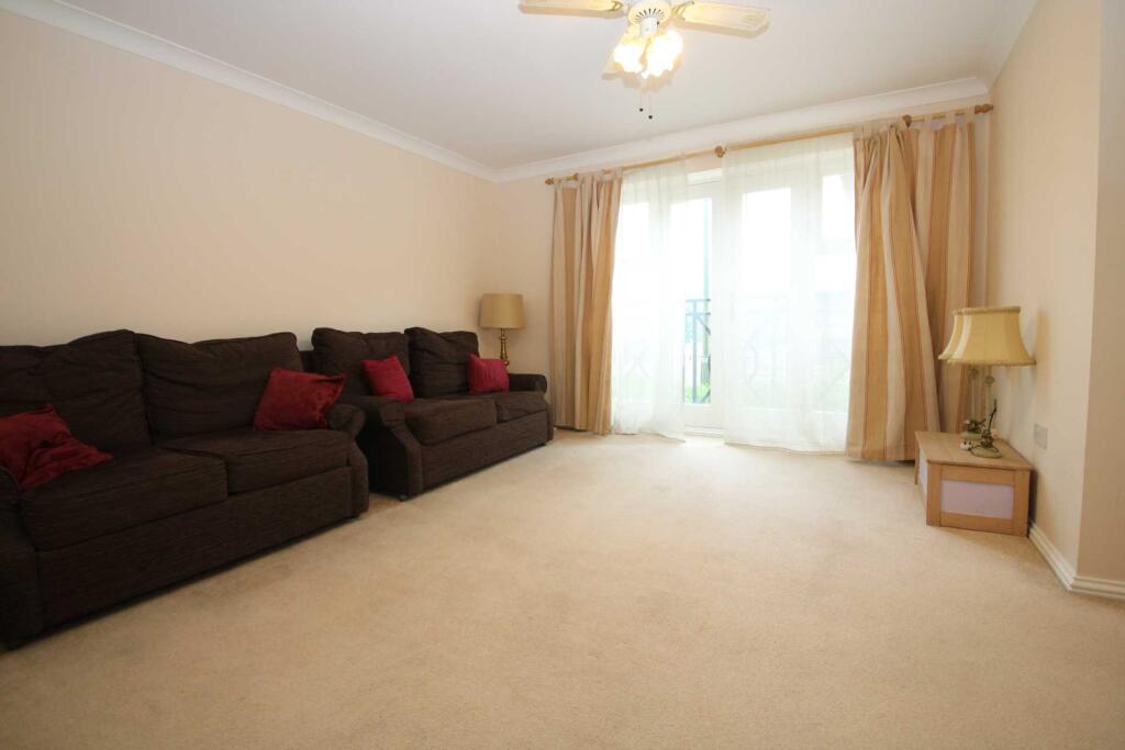 Apartment in Hemel Hempstead - View 3
