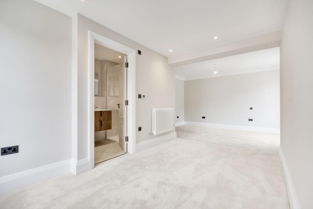 Apartment in Chelmsford - View 5