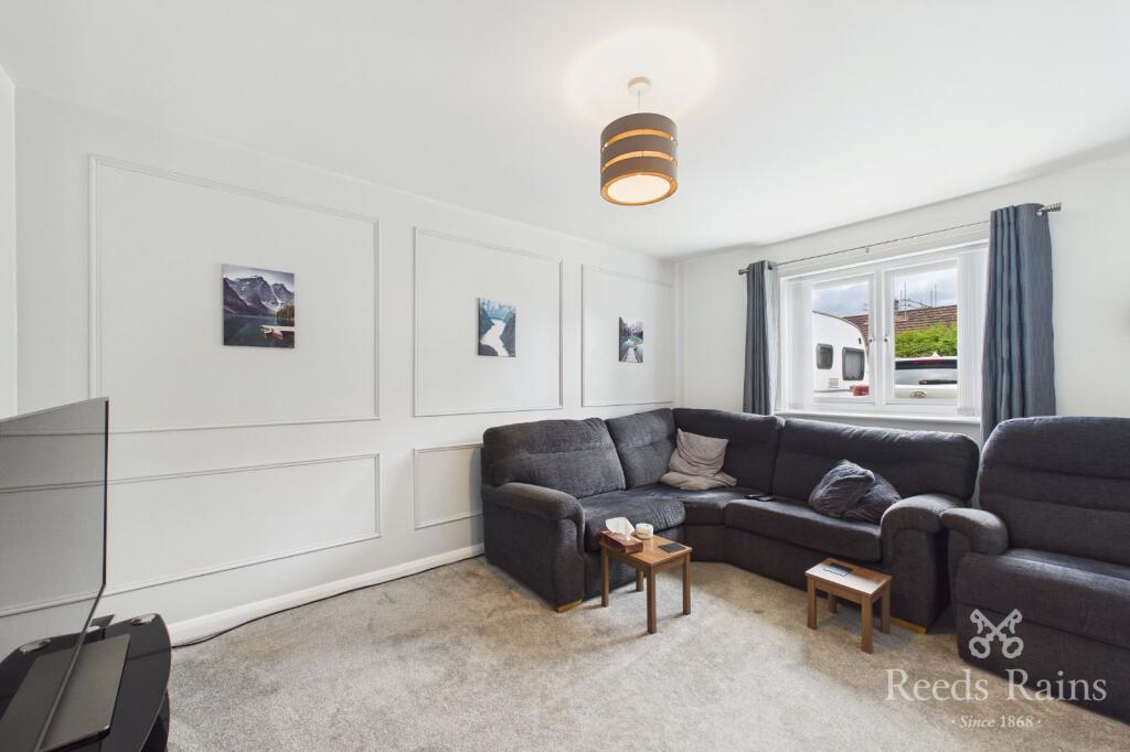 House in Calderdale, Illingworth - View 3
