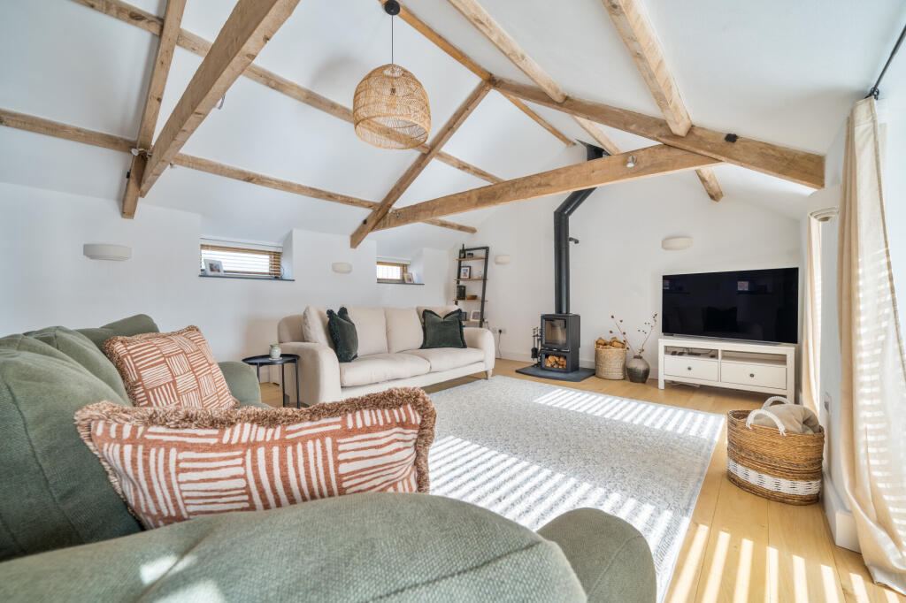 House in Aust, Littleton-upon-Severn - View 2