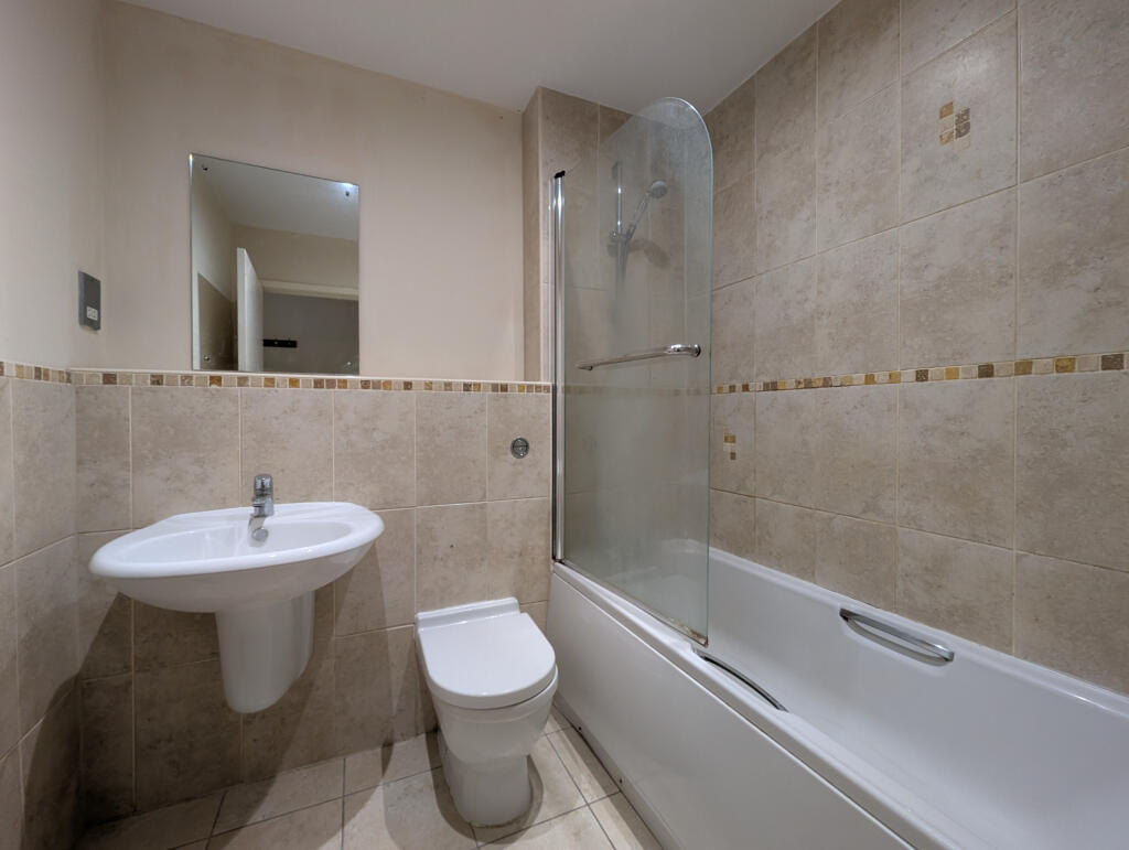 Apartment in Wakefield, West Yorkshire - View 3