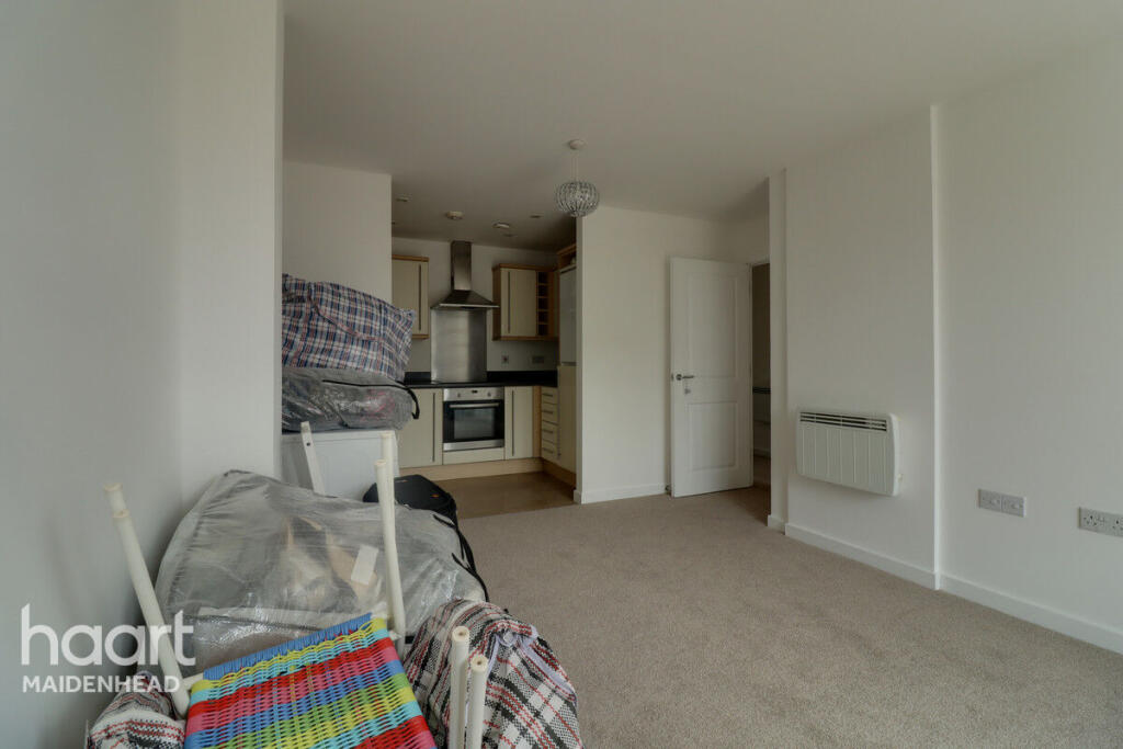 Apartment in Slough - View 4