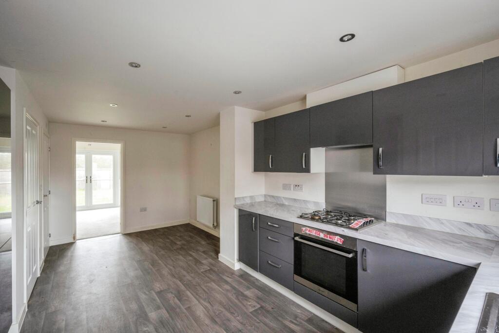 173, Blossom Crescent, Balby, Doncaster, South Yorkshire, DN4 photo 3
