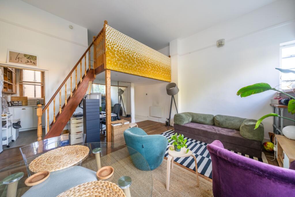 Apartment in London - View 5