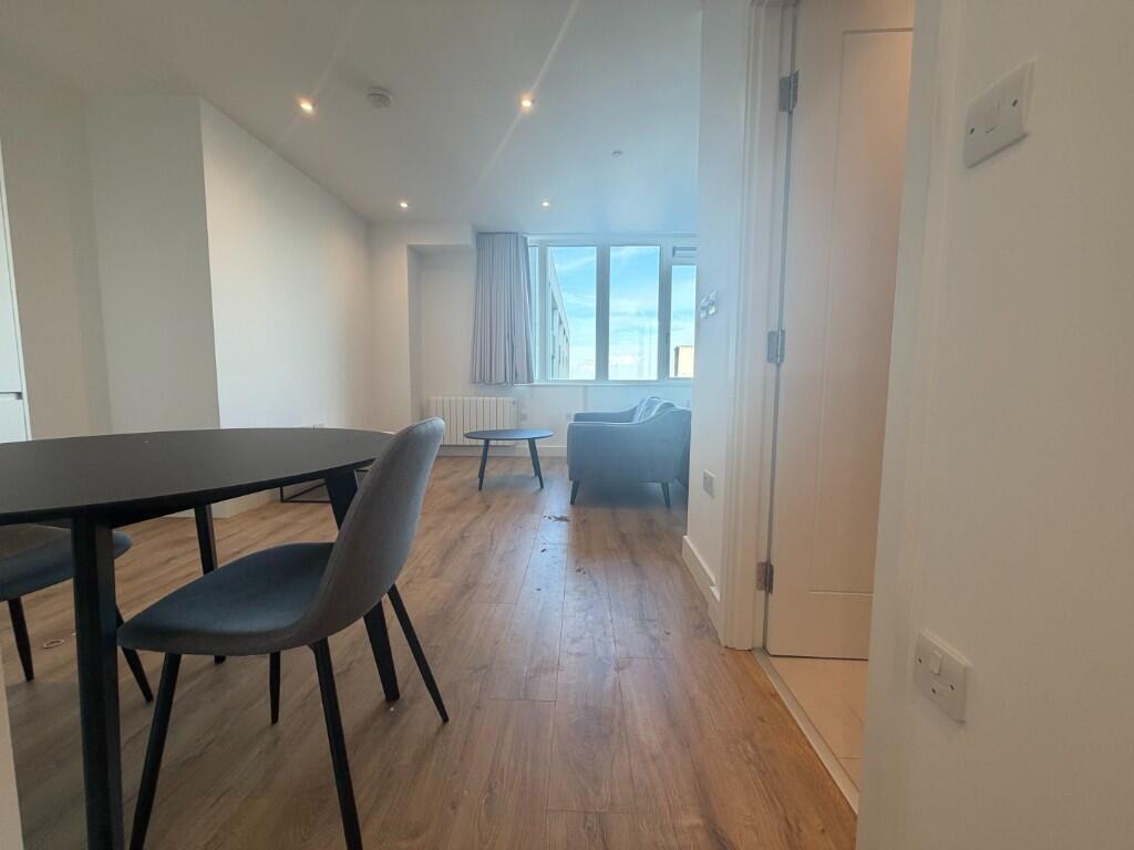 Apartment in Twickenham - View 5