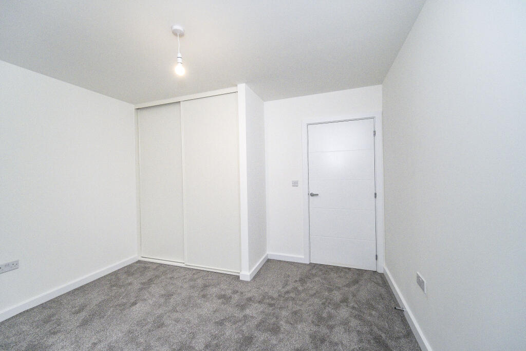 Apartment in Reading - View 5