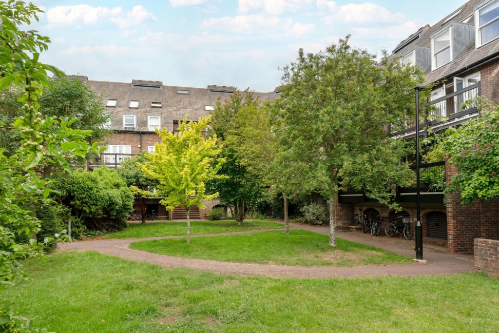 Main image of property: Folly Bridge Court, Oxford OX1 1SW