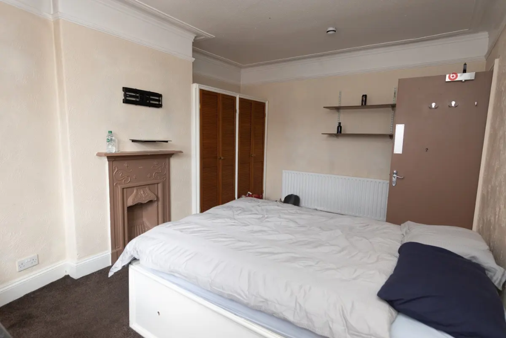 7 bedroom terraced house for rent