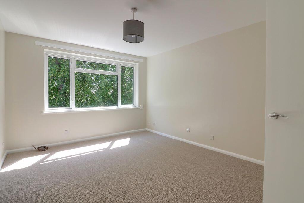 Apartment in Havant, South Hayling - View 5