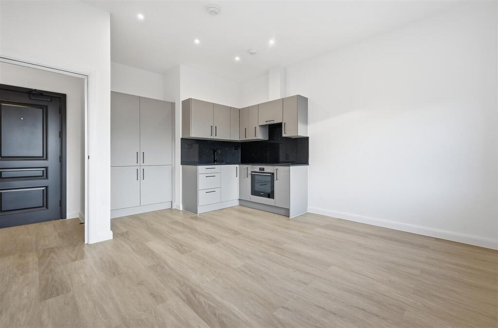 Main image of property: Headgate, Colchester, CO3