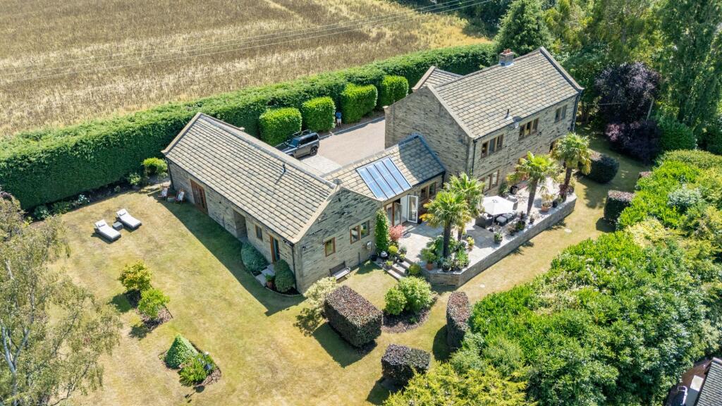 Main image of property: Knightsmoor, Notton Lane, Notton, Wakefield, WF4 2PG