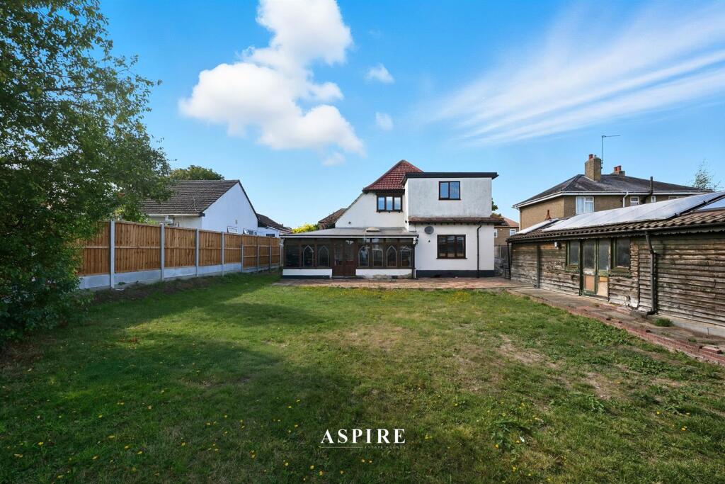 Colemans Avenue, Westcliff-On-Sea photo 4