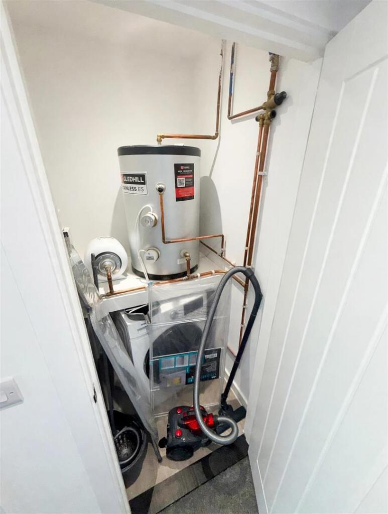 Apartment in Hull, Kingston upon Hull - More