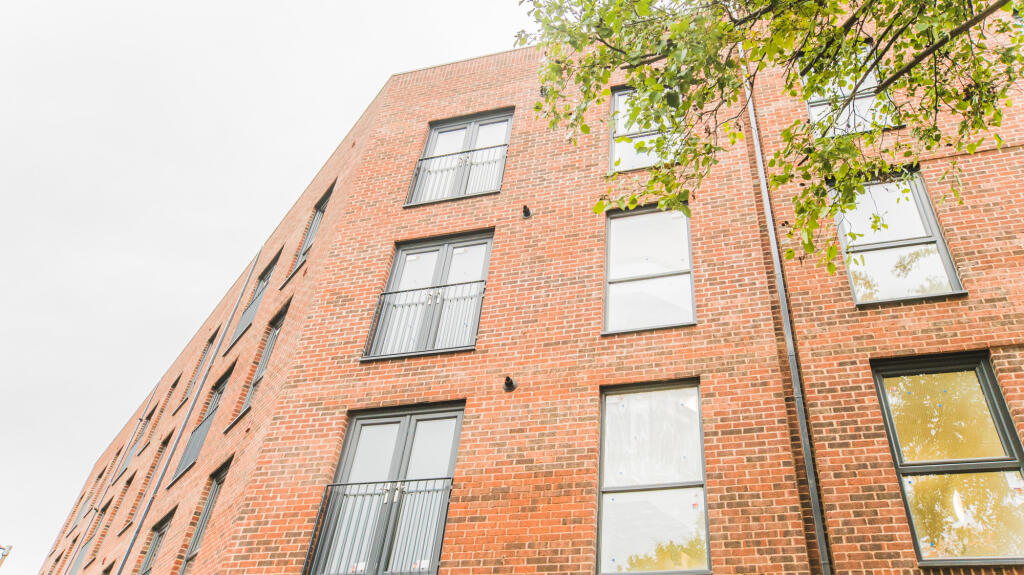 Main image of property: Knightsbridge Court, 9 Silk Street, Salford, Lancashire, M3