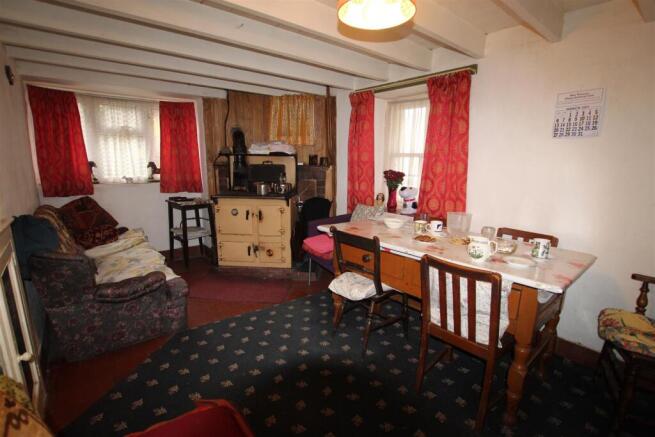DINING ROOM.JPG