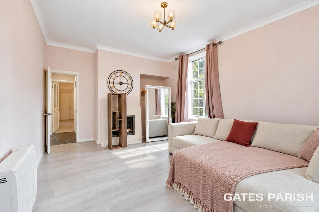 Apartment in Romford - View 3