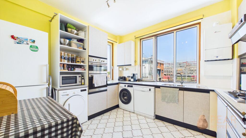 Apartment in Worthing, West Worthing - More