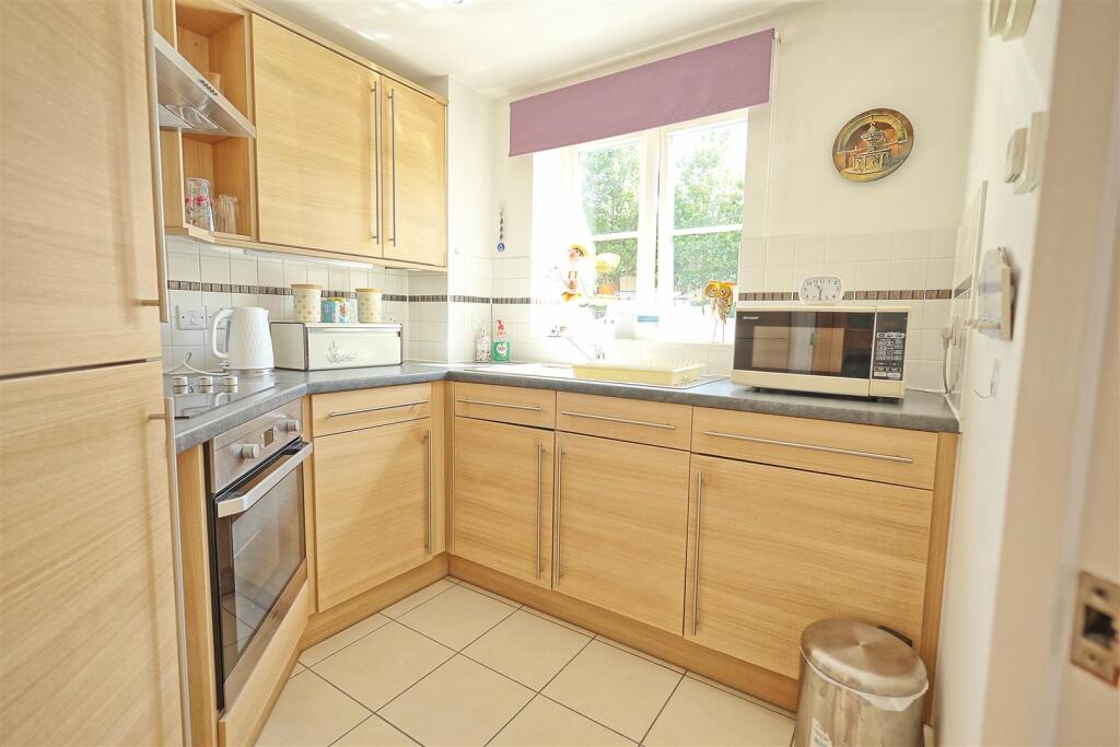 Ermine Court - Ware - Ground Floor - View 3