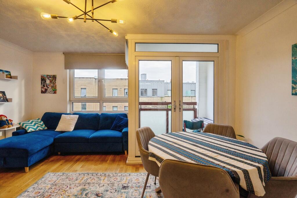 84 Willis Street photo 3