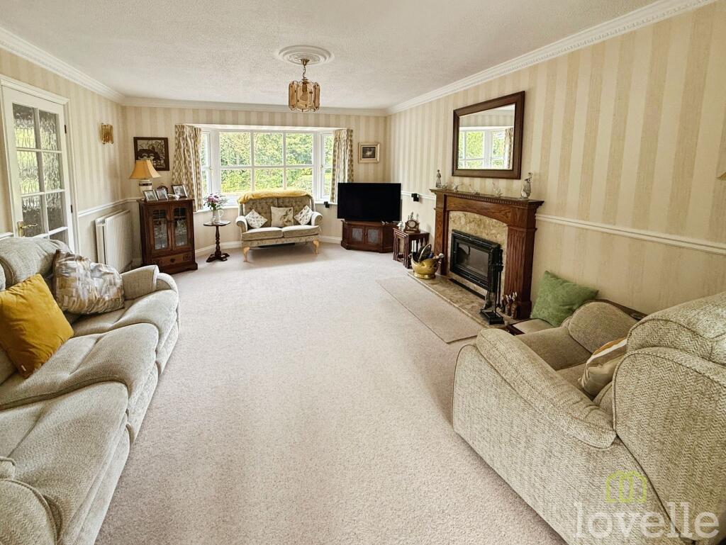 House in Lincoln - View 5