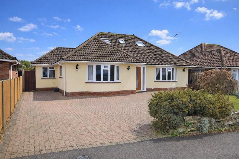 Main image of property: Crossmead Avenue, New Milton, Hampshire. BH25 6NF