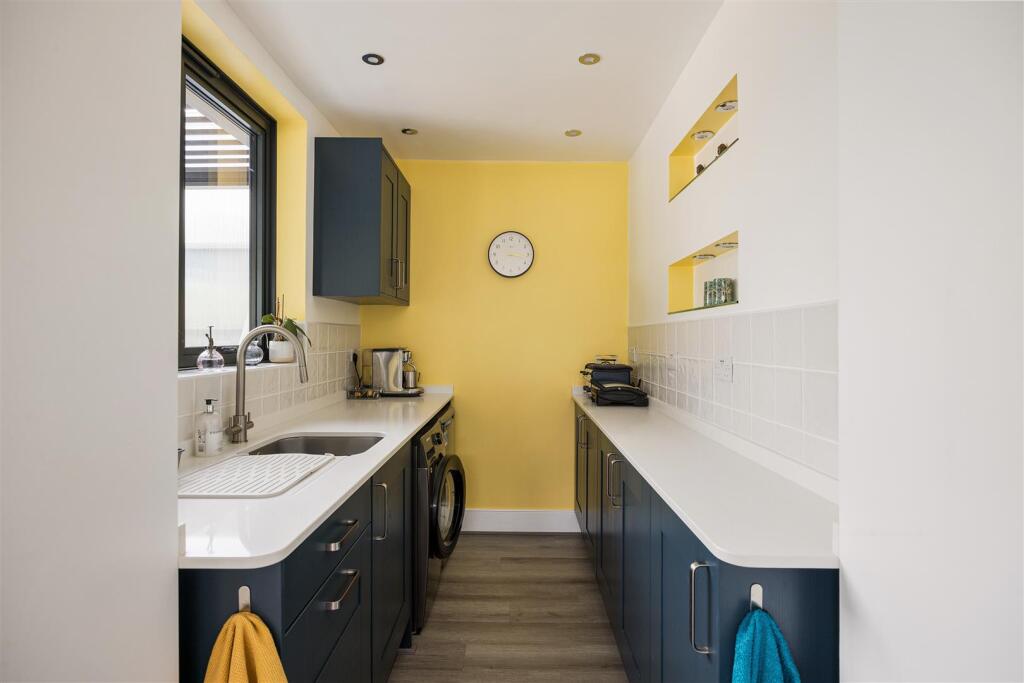 House in London - View 5