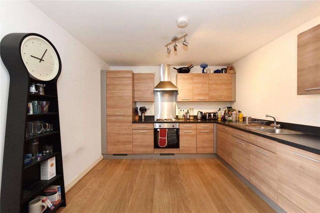 Apartment in London, Greenwich Town Centre, Greenwich Peninsula - View 3