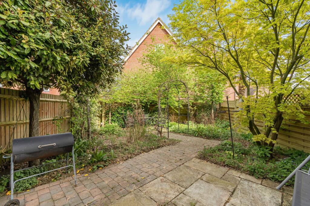 House in East Hampshire, Alton - View 6