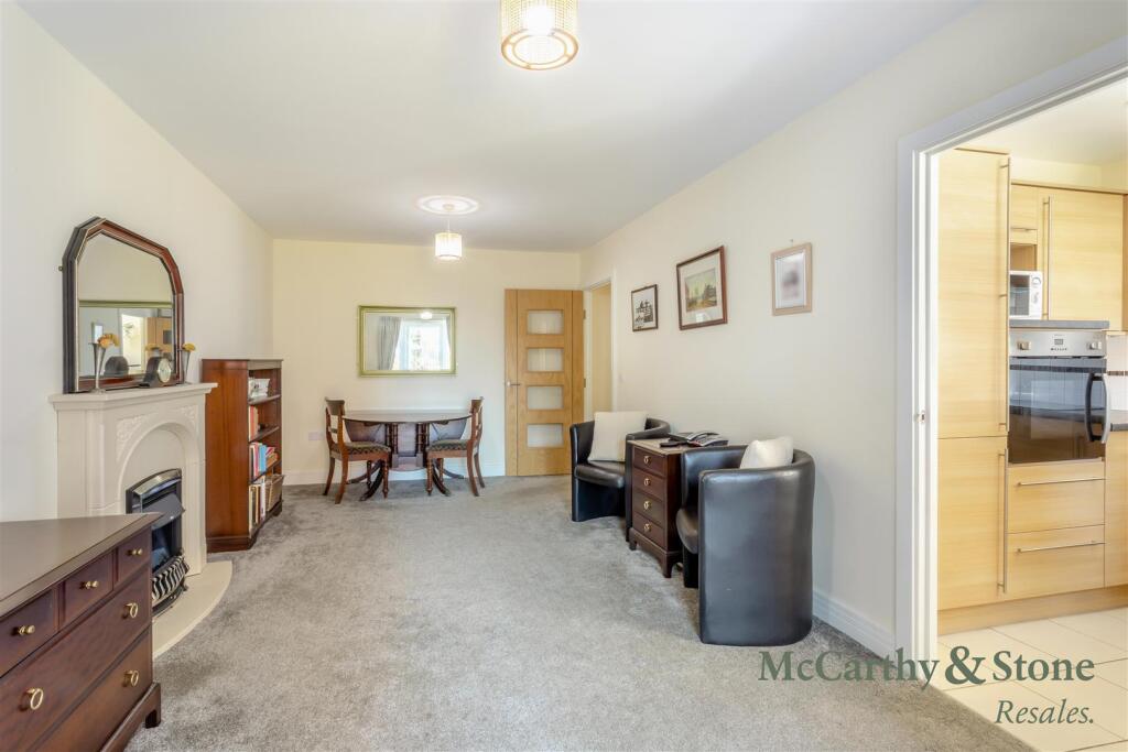 Apartment in Kettering, Avondale - View 5