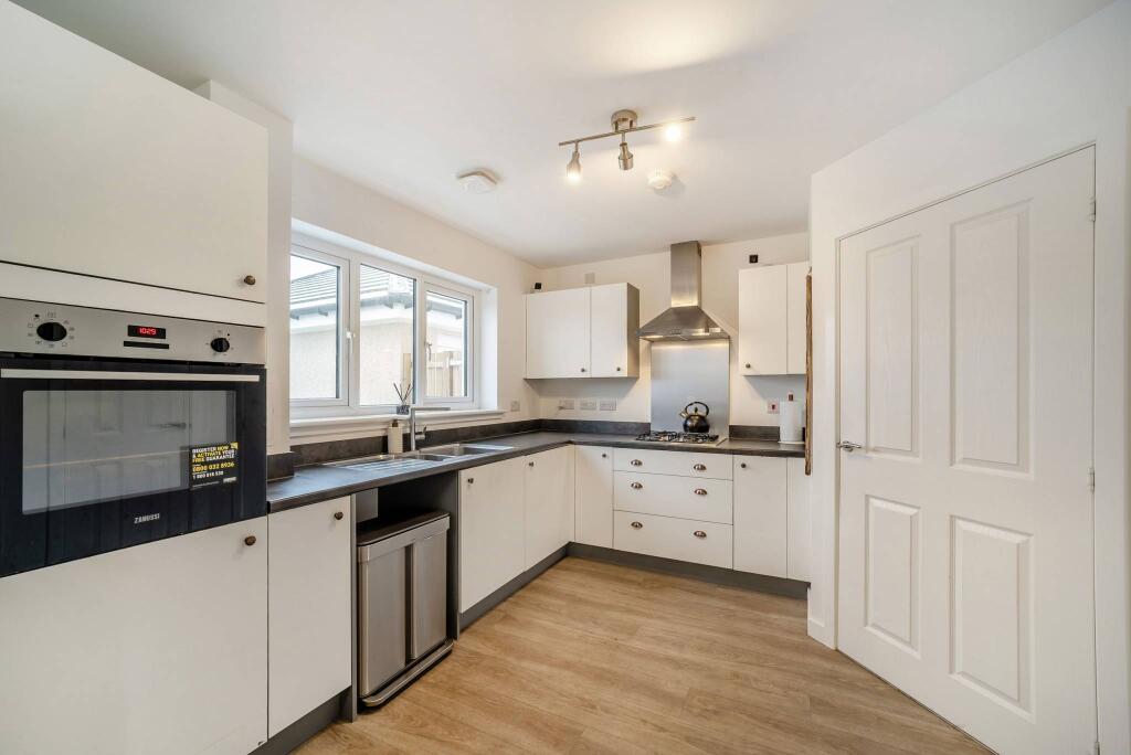 10 Drumain Crescent, Glenrothes, KY7 5BY photo 3