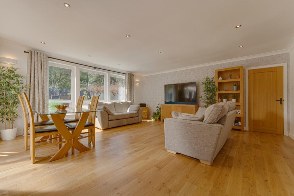 House in Cumbernauld, North Lanarkshire - View 2