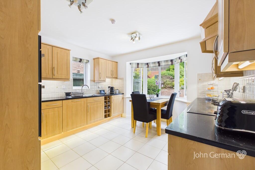 Yarrow Close, Burton-on-Trent photo 4