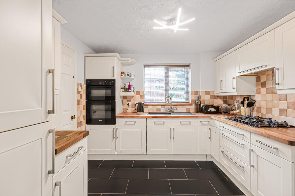 Additional image 6 of Coltsfoot, Welwyn Garden City, Hertfordshire, AL7