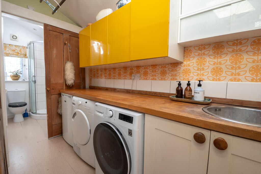 Nelson Road, Bishopstoke, SO50 photo 4